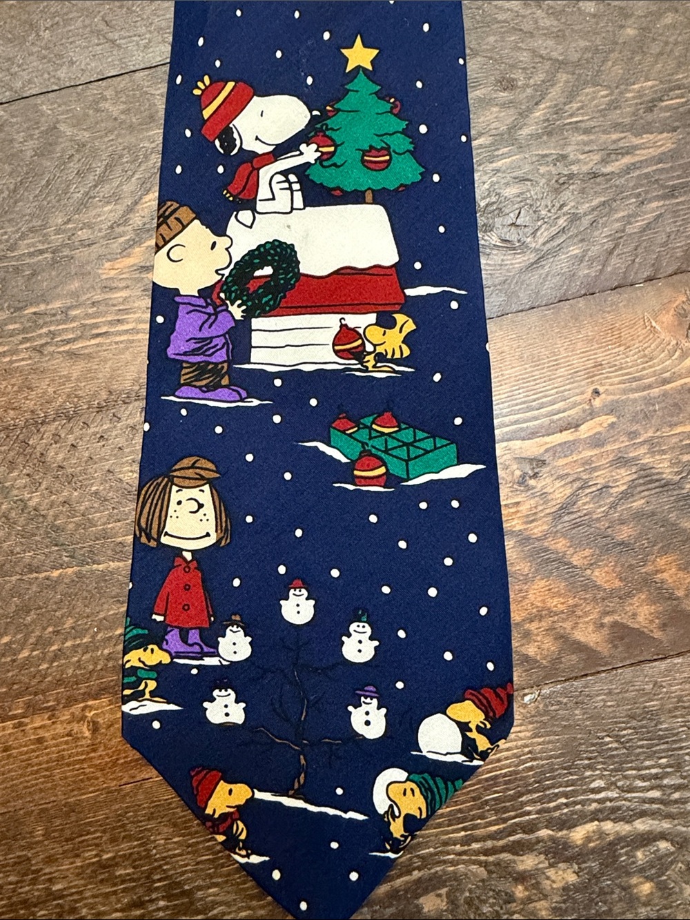 Vintage Charlie Brown Christmas 1996 Peanuts Snoopy Necktie Tie EUC collectible